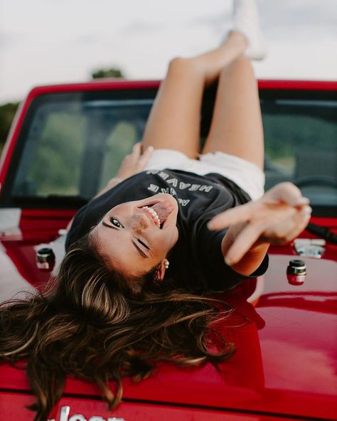 Jeep Photo Shoot Ideas, Senior Jeep Pictures, Senior Pictures With Jeep Wrangler, Jeep Wrangler Photoshoot Ideas, Senior Photos With Jeep, Fall Jeep Photoshoot, Sweet 16 Photoshoot With Car, Senior Picture Ideas Jeep, Jeep Wrangler Pictures Ideas