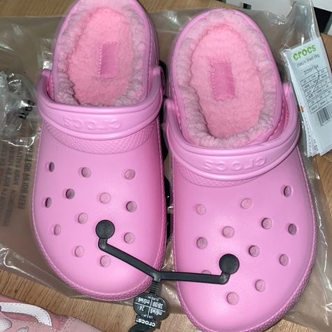 BRAND NEW PINK FUR CROCS! Women size 8. Super cute!!! 😍💓 Pink Fur Crocs, Pink Fluffy Crocs, Pink Crocs With Fur, Pink Fuzzy Crocs, Fur Crocs, Crocs Fur, Crocs With Fur, Fuzzy Crocs, Lined Crocs