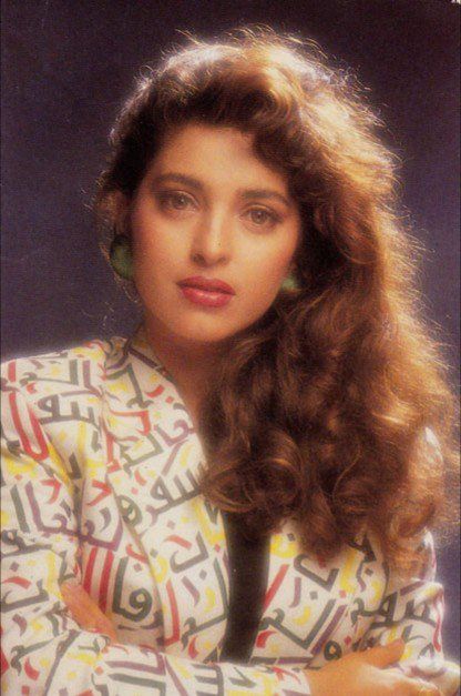 Team Juhi Chawla on Twitter: "#ThrowbackThursday  Gorgeous and Charming Juhi Chawla @iam_juhi .. #JuhiChawla… " Juhi Chawla 90s, 90s Bollywood Fashion, 90s Bollywood Actress, Juhi Chawla, Bollywood Posters, 90s Bollywood, Vintage Bollywood, History Pictures, Indian Movies