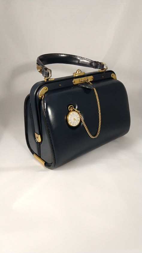 Vintage Bags 1950s, Lady Dior Handbag, Expensive Bag, Luxury Bags Collection, Girly Bags, Luxury Purses, Classic Bags, Fancy Bags, Vintage Purses