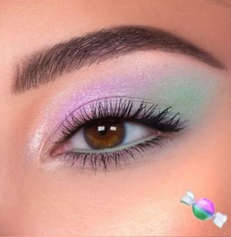 Pastel Rainbow Eyeshadow, Soft Pastel Eye Makeup, Spring Eyeshadow Looks, Easter Makeup Looks, Makeup Verde, Mint Makeup, Disney Eye Makeup, Soft Eyeshadow, Candy Castle