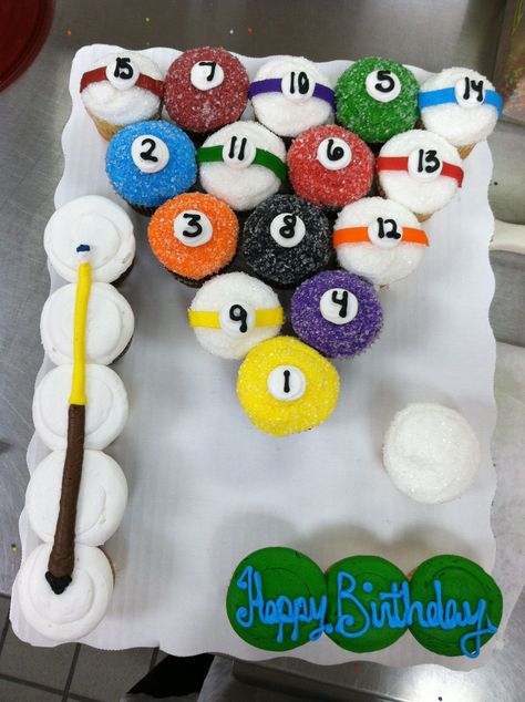 Pool Balls and Cue Stick Pull Apart Cupcake Cake Cupcake Vanilla, Pull Apart Cupcake, Key Lime Cupcakes, Cupcakes Design, Cookies Cupcake, Pull Apart Cupcake Cake, Pull Apart Cake, Cake Pulls, Pull Apart Cupcakes