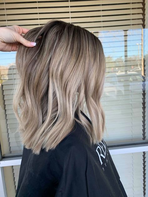 Light Brown To Blonde Balayage Short Hair, Ash Blonde Hair Balayage Short, Ashy Blonde Hair Medium Length, Frosty Light Brown Hair, Darker Blonde Short Hair, Darker Blonde Balayage Short Hair, Lived In Blonde Balayage Lob, Neutral Blonde Balayage Short Hair, Blonde Balayage On Shoulder Length Hair