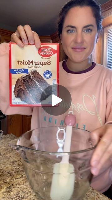 New Mexican Desserts, Extra Moist Box Cake, Abuelita Chocolate Cake, Chocolate Dessert Videos, 3 Leches Cake Recipe Easy Box Cake, Desserts With Pudding Mix Easy Recipes, How To Make Easy Desserts, Mexican Chocolate Desserts, Yummy Dessert Ideas