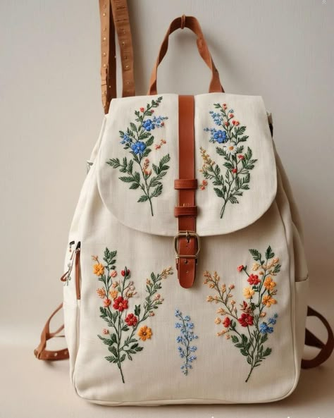 Hand Embroidery Accessories, Hand Bag Design Ideas, Bag Stitching Ideas, Tote Bag Embroidery Design, Tote Bag Embroidery Ideas, Purse Design Ideas, Creative Tote Bag, Embroidered Accessories, Stylish School Bags