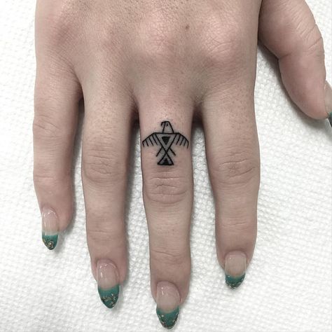 25 Micro Tattoos That Will Make You Look Cute And Badass At The Same Time Thunderbird Tattoo, Geometric Tattoo Bird, Hawk Tattoo, Cowgirl Tattoos, Cowboy Tattoos, Native Tattoos, Geometric Bird, Finger Tattoo Designs, Western Tattoos