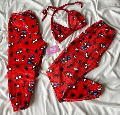 Spider Man Hello Kitty, Casual Sneakers For Men, Kitty Clothes, Hello Kitty Clothes, Cute Pjs, Couple Pajamas, Cute Pajama Sets, Cute Couple Gifts, Cute Couple Outfits