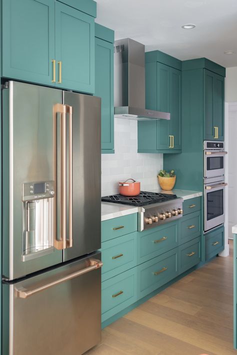 North Hollywood II - Pretty Put Together Tiffany Blue Kitchen, Teal Kitchen Cabinets, Turquoise Kitchen Decor, Aqua Kitchen, Was It Worth It, Bold Kitchen, Turquoise Kitchen, Teal Kitchen, Blue Kitchen Cabinets