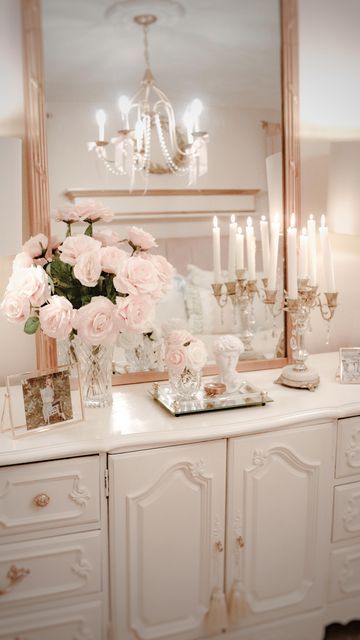 Parisian Bathroom, Southern Charm Decor, Royal Room, Glam House, Spa Room Decor, Parisian Decor, Dream Closet Design, Beautiful Houses Interior, Closet Decor