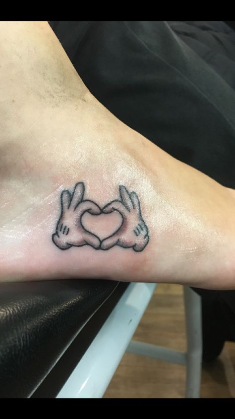 Nicky Mouse Tattoo, Mickey Mouse Hands Tattoo, Mickey Hands Tattoo, Mickey Mouse Heart Hands, Mickey Heart Hands, Mickey Mouse Memorial Tattoo, Disney Foot Tattoo, Hidden Mickey Tattoo Ideas, Hand Heart Tattoo