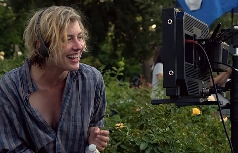 Greta Gerwig Directing Aesthetic, Film Bts Aesthetic, Film Bro Aesthetic, Greta Gerwig Directing, Women Directing, Movie Set Aesthetic, Film Set Aesthetic, Film Student Aesthetic, Filming Aesthetic