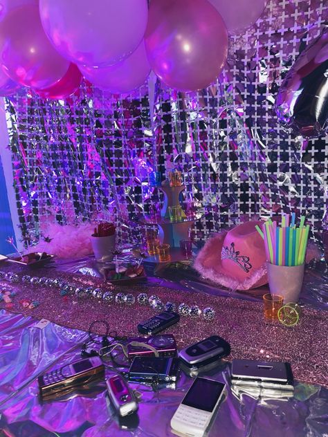 Y2k Photo Booth Ideas, 2000 Y2k Party Theme, Y2k Dessert Table, 2000 Party Theme Decorations, Early 2000s Decorations Party, Yk2 Birthday Party, Y2k Graduation Party, Early 2000s Party Aesthetic, 18ty Birthday