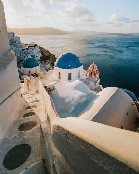 Katikies Hotel Santorini, Oia Santorini, Luxury Restaurant, Beautiful Travel Destinations, Beautiful Travel, Beautiful Hotels, Santorini Greece, Greece Travel, Travel Goals