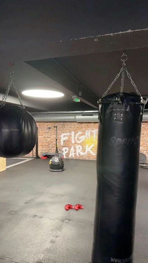 Fake Boxing Snaps, Snap Boxe, Boxing Snap, Boxer Aesthetic, Party Night Club Aesthetic, Trening Sztuk Walki, Swim Practice, How To Be Graceful, Endurance Workout