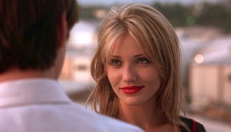 The Five Best Cameron Diaz Movies of Her Career Cameron Diaz The Mask, Cameron Diaz 90s, Cameron Diaz Movies, Cameron Diaz Hair, Mode Hippie, Cameron Diaz, Miranda Kerr, Red Lipstick, The Mask