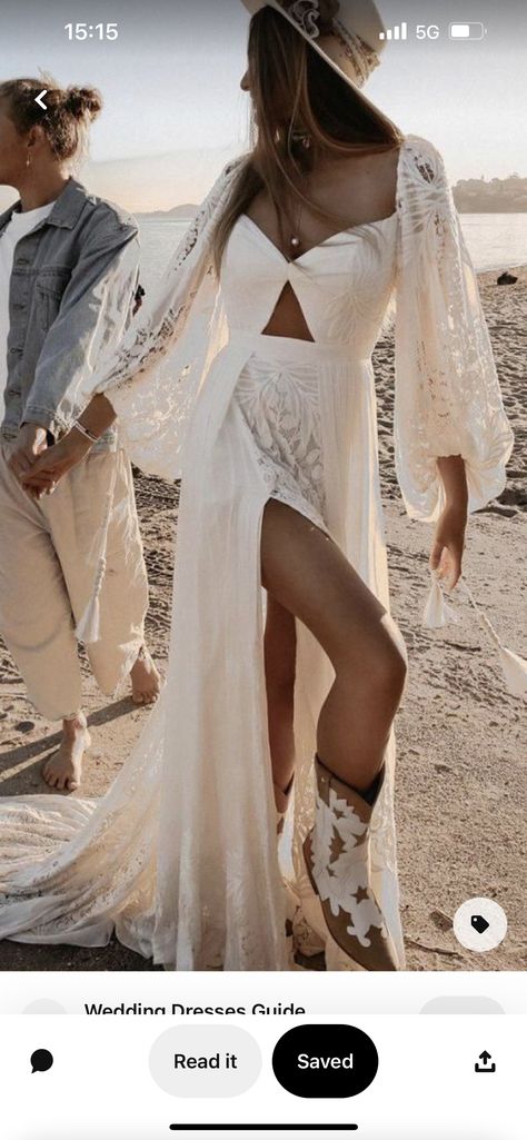 Boho Wedding Dresses With Sleeves, Look Hippie Chic, Boho Wedding Ceremony, Cowgirl Wedding, Look Boho Chic, Wedding Dress Guide, Boho Wedding Dresses, Dress Guide, Bohemian Bride