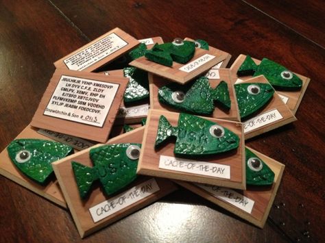 Diy Geocache, Geocache Swag, Geocaching Containers, Geek Diy, Swag Ideas, Funny Animal Quotes, Outdoor Learning, Camping Theme, Geocaching