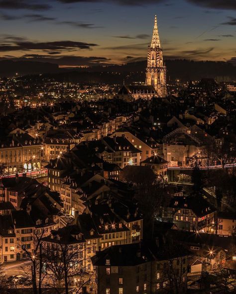 BERN Suissebook on Instagram: “Folge uns auch auf @bernihadigern und entdecke #bern 🙏🏻❤️💛🖤🙏🏻 📸: ✨ @famaxphotography ✨” Switzerland Bern, Switzerland Photography, New Wallpaper Iphone, Abroad Travel, Europe Photography, Visit Switzerland, Another Day In Paradise, Traveling Abroad, Cities In Europe