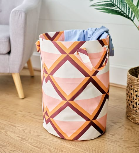 Laundry Bag Pattern, Laundry Bags Diy, Smart Laundry Room, Diy For Kitchen, Woman Essentials, Basket Sewing Pattern, Fun Christmas Gift Ideas, Easter Fabric Crafts, Storage Baskets Diy