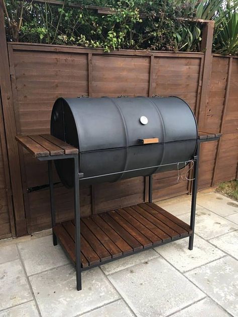 Oil Drum Bbq, Grill Diy, Barbeque Grill Design, Barrel Grill, Barrel Bbq, Grill Designs, Diy Grill, Barbecue Design, Outdoor Bbq Grill