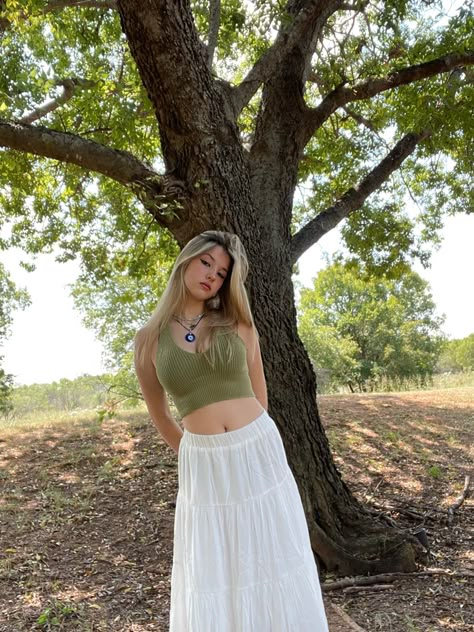 Hippie Long Skirt, Soft Earthy Aesthetic Outfit, Long Skirt With Tank Top, White Boho Maxi Skirt, Fairy Maxi Skirt Outfit, Long White Skirt Styling, Boho Skirts Outfit, Long White Maxi Skirt, White Skirt Outfit Ideas Summer