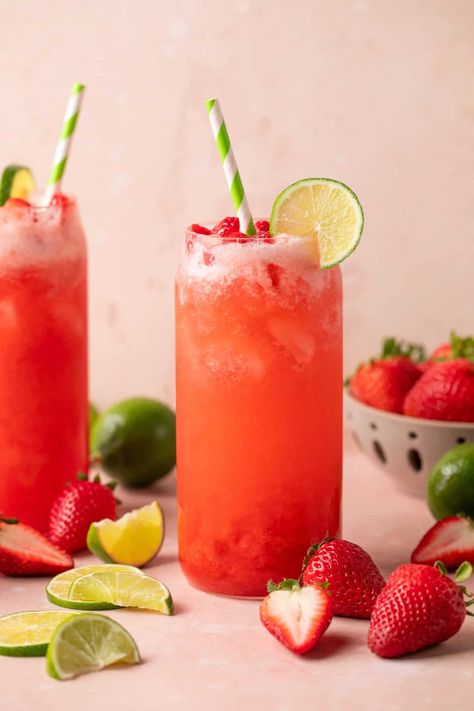 Strawberry Limeade Recipe, Sparkling Strawberry Lemonade, Creamy Spinach Artichoke Dip, Baked Spinach Artichoke Dip, Marinated Artichokes, Strawberry Limeade, Limeade Recipe, Baked Spinach, Lime Drinks