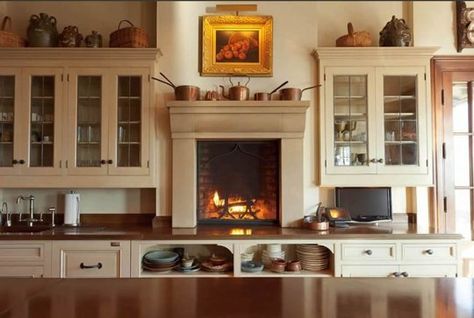 The Ultimate Cozy: Kitchen Fireplaces Kitchen Fireplace Ideas Built Ins, Kitchen With Fireplace, Kitchen Fireplace, Cozy Kitchen, Kitchen Pictures, Residential Design, Maine House, Beautiful Kitchens, Dream Kitchen