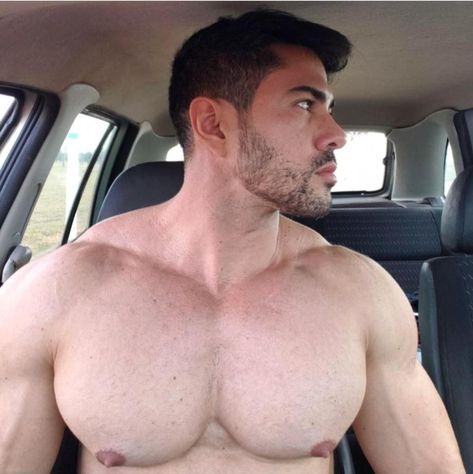 Men Chest Hair, Latihan Dada, Mens Facial Hair Styles, Beefy Men, Fitness Inspiration Body, Big Muscles, Men's Muscle, Muscular Men, Shirtless Men