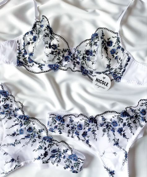 Dark Blue Lingerie, Bra And Under Set, Cute Lingerie Sets, Lingerie Cute, Lingerie Brands, Lingerie Inspiration, Blue Lingerie, Effortlessly Chic Outfits, Seductive Clothes