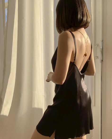 Perfect Posture, Good Posture, Ulzzang Girl, Aesthetic Girl, Silk Dress, Fashion Inspo Outfits, Short Hair, Twins, Backless Dress