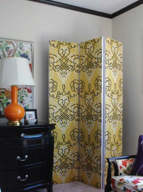 Fabric And Chalkboard Folding Screen Diy Dressing Screen Ideas, Diy Room Screen, Room Screens Dividers Ideas, Cardboard Room Divider, Room Divider Ideas Bedroom, Changing Screen, Privacy Screens Indoor, Room Divider Ideas, Panel Divider