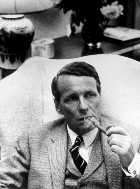 David Ogilvy - copywriting mastermind. David Ogilvy, Rise To The Top, Best Landing Pages, What Is Advertising, Mens Fashion Inspiration, Advertising Agency, Mad Men, Gq, The Top