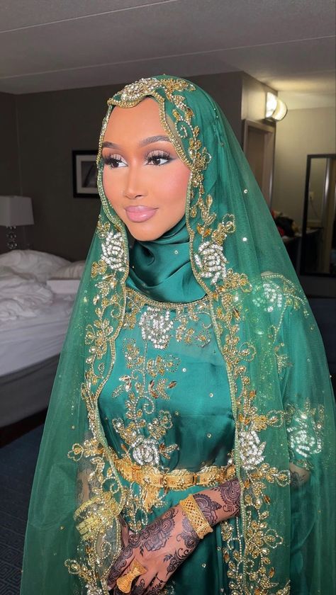 Somali Wedding, Hijabi Wedding, Nikah Outfit, Muslimah Wedding Dress, African Party Dresses, Arabian Dress, Bride Dress Simple, Nikkah Dress, African Traditional Wedding