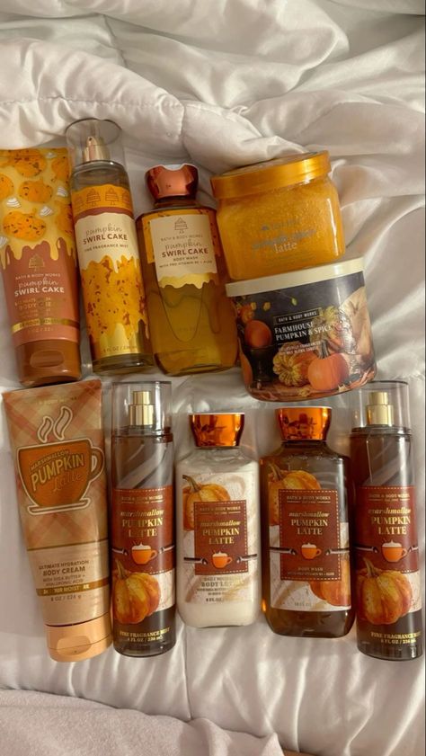 Sweet Cinnamon Pumpkin Bath And Body Works, Bath And Body Works Fall Scents, Bath And Body Works Aesthetic, Bath N Body Works, Body Hygiene, Shower Skin Care, Body Care Products, Top Skin Care Products, Skin Care Items