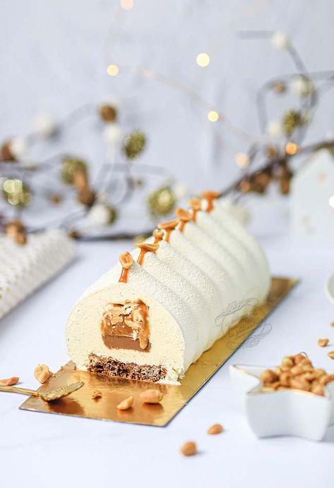 Apple Christmas, Yule Log, Xmas Food, Roll Cake, Köstliche Desserts, Christmas Cooking, Cake Roll, Christmas Cake, Christmas Desserts