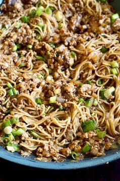 Ramen Ground Turkey, Ground Turkey Chinese Recipes, Asian Noodles With Ground Turkey, Ground Turkey Udon Noodles, Ground Turkey Rice Noodle Recipes, Ground Turkey Asian Noodles, Ground Turkey Rice Noodles, Ground Turkey And Noodle Recipes, Ground Turkey Ramen Noodle Recipes