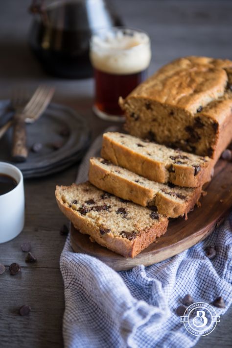 One Bowl Chocolate Chip Beer and Peanut Butter Bread - The Beeroness Chocolate Peanutbutter, Peanut Butter Bread, Cooking With Beer, Butter Bread, Beer Bread, Bread Ingredients, I Like That, Delicious Bread, Loaf Cake