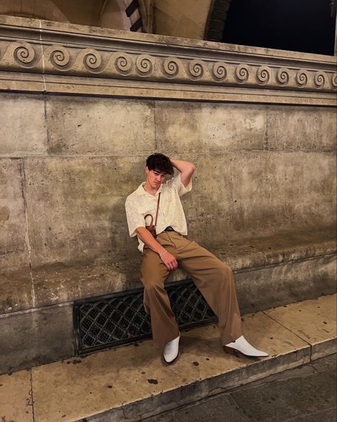 Noah Beck Outfits, Beck Outfits, Old Man Clothes, Noah Beck, College Outfits Summer, Male Models Poses, Spring Photoshoot, College Fits, Boy Fits