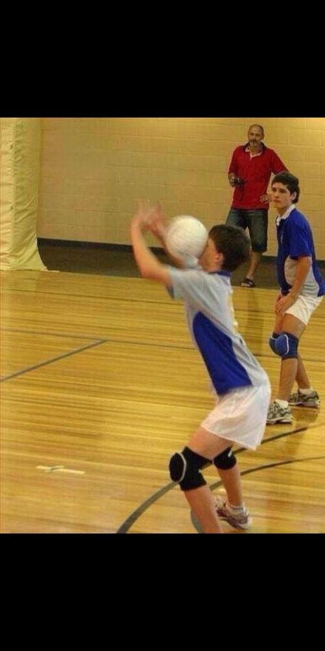 Volleyball Fail, Sports Fails, Sports Chic Outfit, Sports Bra Outfit, Sport Outfits Gym, Gym Bra, Lacrosse Girls, Sport Volleyball, Sports Memes