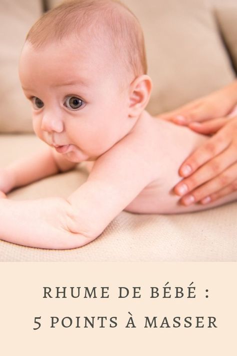 Certains gestes tout simples peuvent favoriser une bonne respiration et dégager les bronches, aider bébé à évacuer les éventuelles sécrétions, stimuler la région nez-gorge-oreilles ou encore stimuler les défenses immunitaires… En voici 5 Massage Bebe, Baby Massage, Baby Nest, Facial Roller, Massage Techniques, Baby Mama, Baby Life, Baby Hacks, Intense Workout