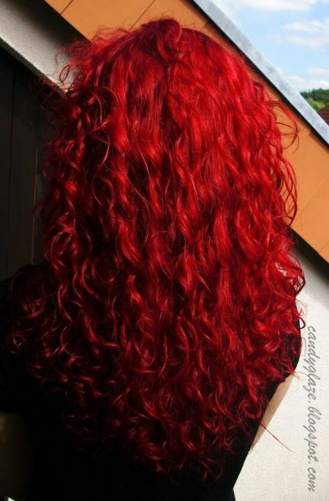 Short Red Hair, Red Hair Inspo, Red Curly Hair, Fun Makeup, Dyed Red Hair, Bright Red Hair, Colored Curly Hair, Trendy Hair Color, Permed Hairstyles