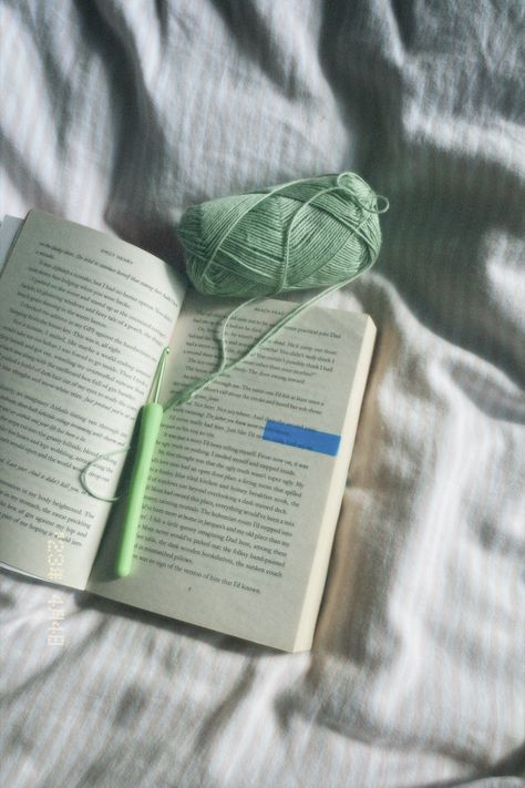 Reading while crocheting @maria.grgic1 on instagram Crochet Aesthetic Picture, Reading And Crocheting Aesthetic, Crocheting Aesthetic Girl, Crochet Athestic, Aesthetic Crochet Pictures, Crochet Esthetics, Girl Crocheting Aesthetic, Crochet Vision Board, Crochet Girl Aesthetic