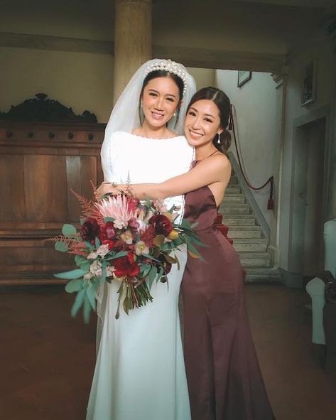 Take a Sneak Peek into Camille Co and Joni Koro’s Breathtaking Wedding in Siena, Italy! | https://brideandbreakfast.ph/2019/04/12/first-look-camille-co-joni-koro-italy-wedding-welcome-dinner/ Camille Co, Filipino Wedding, Filipino Fashion, Wedding Philippines, Welcome Dinner, Bride And Breakfast, Elegant White Dress, Philippines Wedding, Siena Italy