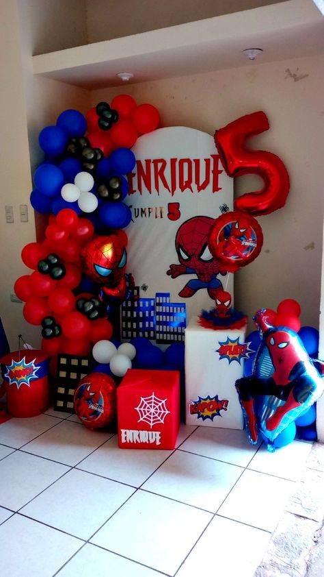 Spiderman Theme Birthday Party, Spiderman Party Decorations, Birthday Party Spiderman, Spiderman Party Ideas, Spiderman Theme Party, Spiderman Birthday Party Decorations, Superhero Party Decorations, Spiderman Decorations, Balloon Bouquet Diy