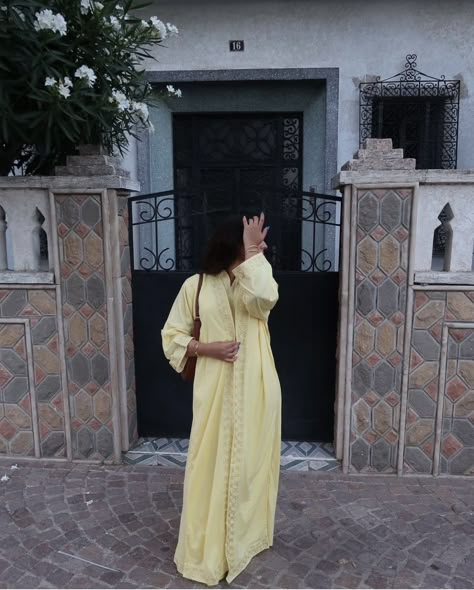 Moroccan Outfit, Flowy Clothes, Khaleeji Abaya, Moroccan Aesthetic, Abaya Outfit, Conservative Outfits, Moroccan Clothing, Chest Tattoos For Women, Moroccan Fashion