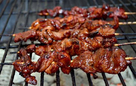 Barbecue Pork on a Stick are Filipino-style kebabs marinated in a sweet and spicy sauce Filipino Chicken Barbecue Recipe, Pork On A Stick, Panlasang Pinoy Recipe, Barbeque Pork, Chicken Barbecue, Garlic Brown Sugar Chicken, Barbecue Chicken Recipe, Barbeque Recipes, Filipino Style