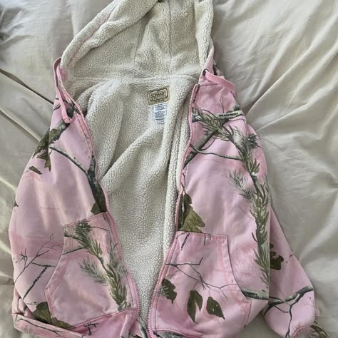 pink realtree camo sherpa zip up soo warm and... - Depop Pink Camo Clothes, Realtree Aesthetic, Camo Zip Up, Camo Zip Up Hoodie Outfit, Pink Camo Outfit, Camo And Pink Outfit, Cozy Warm Outfits, Pink Christmas Outfits, Pink And Camo Outfit