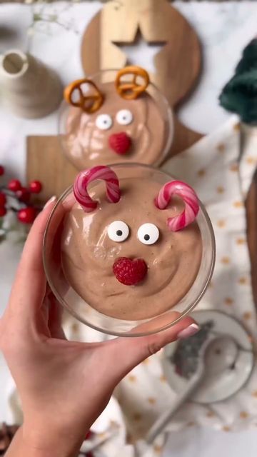 Mini Candy Canes, Double Cream, The Nose, Candy Canes, Pretzels, Serving Board, 3 Ingredients, Christmas Reindeer, Simple Christmas