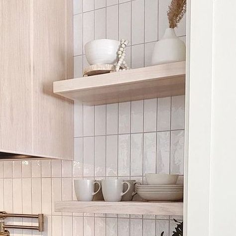 Kelsey | Home Decor & Design on Instagram: "I was pretty set on my 4x4 tile, but absolutely loving this vertical laid look😍 What did you do for backsplash?! So many fun ideas and options out there.

#ourbuildjourney #backsplash #whitetile #classic #elegant #dreamkitchen #kitcheninspo #transitionaldesign #transitional #neutralcolors #neutralhome #neutraldecor #custombuild #modernfarmhouse #foreverhome" Vertical Stack Tile Kitchen, Chloe Tile Kitchen Backsplash, Vertical Tile Backsplash Kitchen, Farmhouse Backsplash, Tile Kitchen, Gorgeous Kitchens, Kitchen Tiles Backsplash, Kitchen Reno, White Tiles