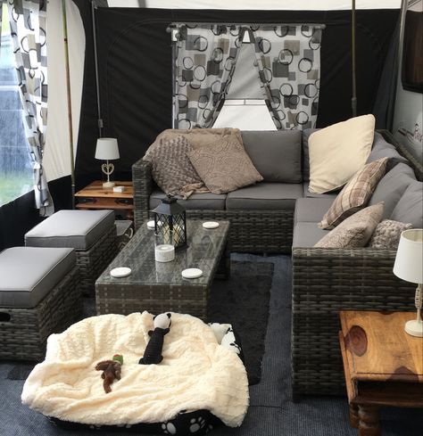 Caravan Outdoor Setup, Caravan Awning Ideas, Caravan Day Bed, Caravan Awning Interior Ideas, Caravan Awning Interior, Tenda Camping Aesthetic, Alucab Canopy Camper, Beach Hut Decor, Mini Wood Stove